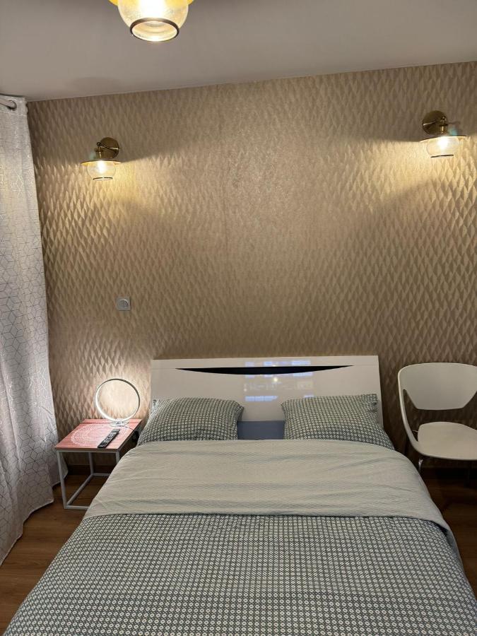 Chambre Privee/Climatisee+Tv /Petit Dejeuner Inclu/Tout Confort Nevers Exterior photo