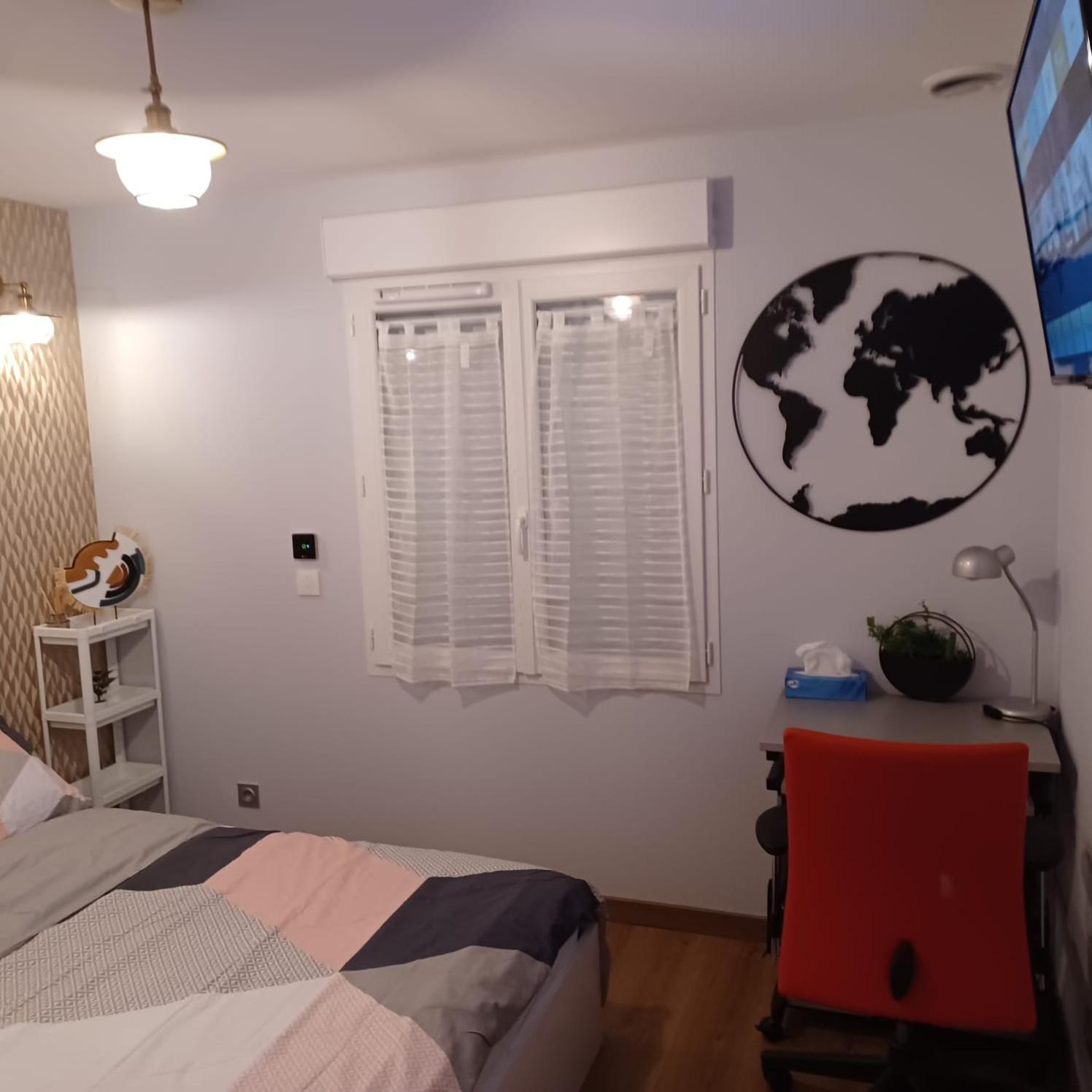 Chambre Privee/Climatisee+Tv /Petit Dejeuner Inclu/Tout Confort Nevers Exterior photo